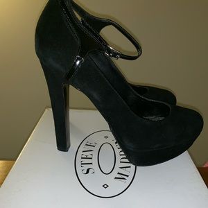 Steve Madden BECOMING black suede heels sz 10